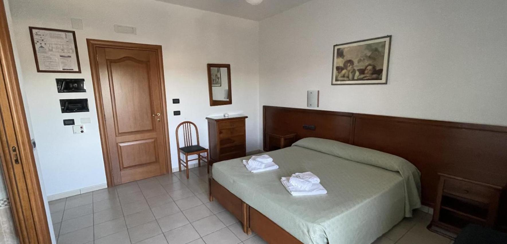 Hotel Dei Bizantini & Villaggio Campo Dei Messapi San Pietro in Bevagna Exterior foto